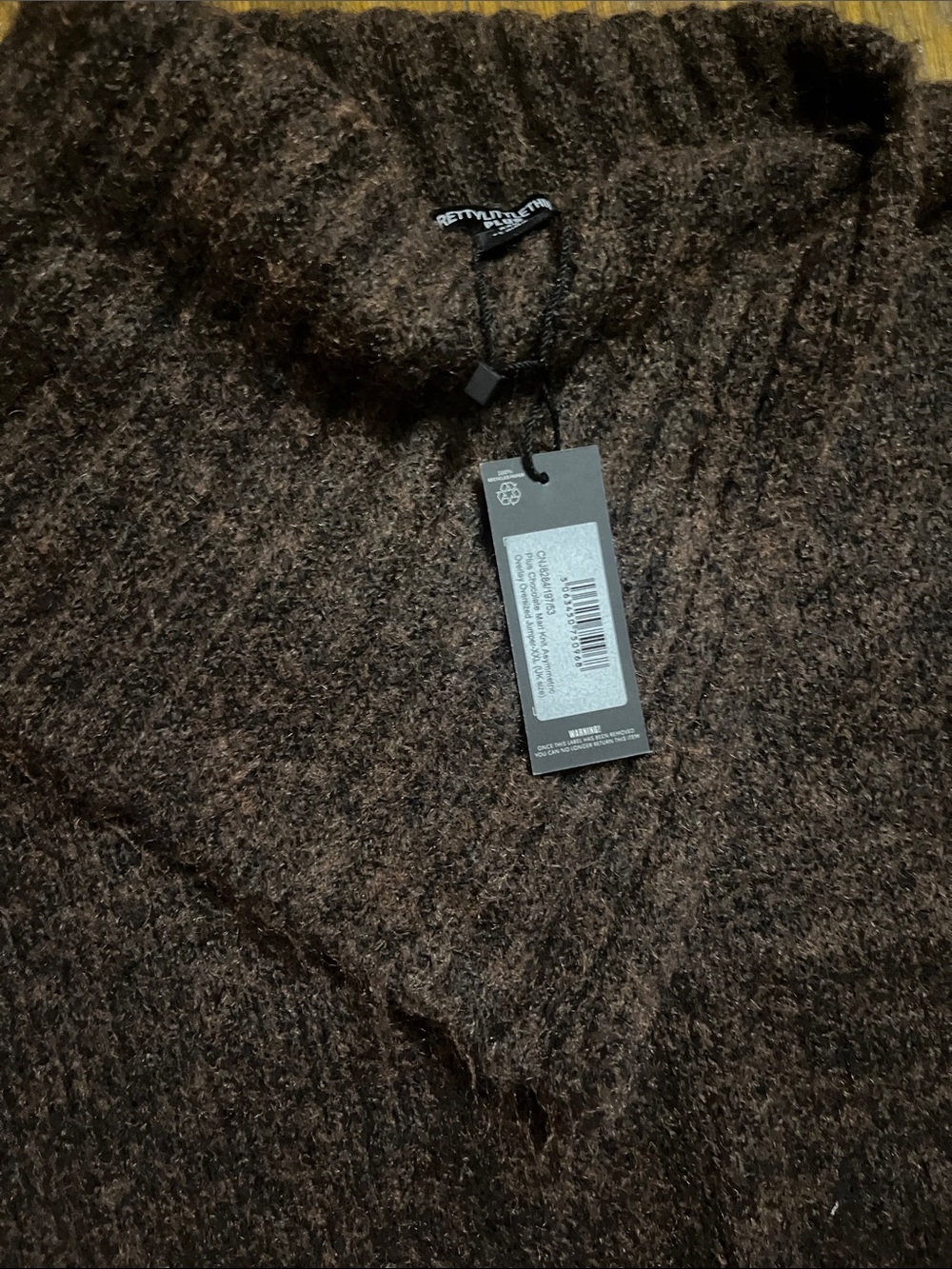 PrettyLittleThing Dark Brown Cropped V-Neck Turtleneck Sweater - Picture 2 of 2